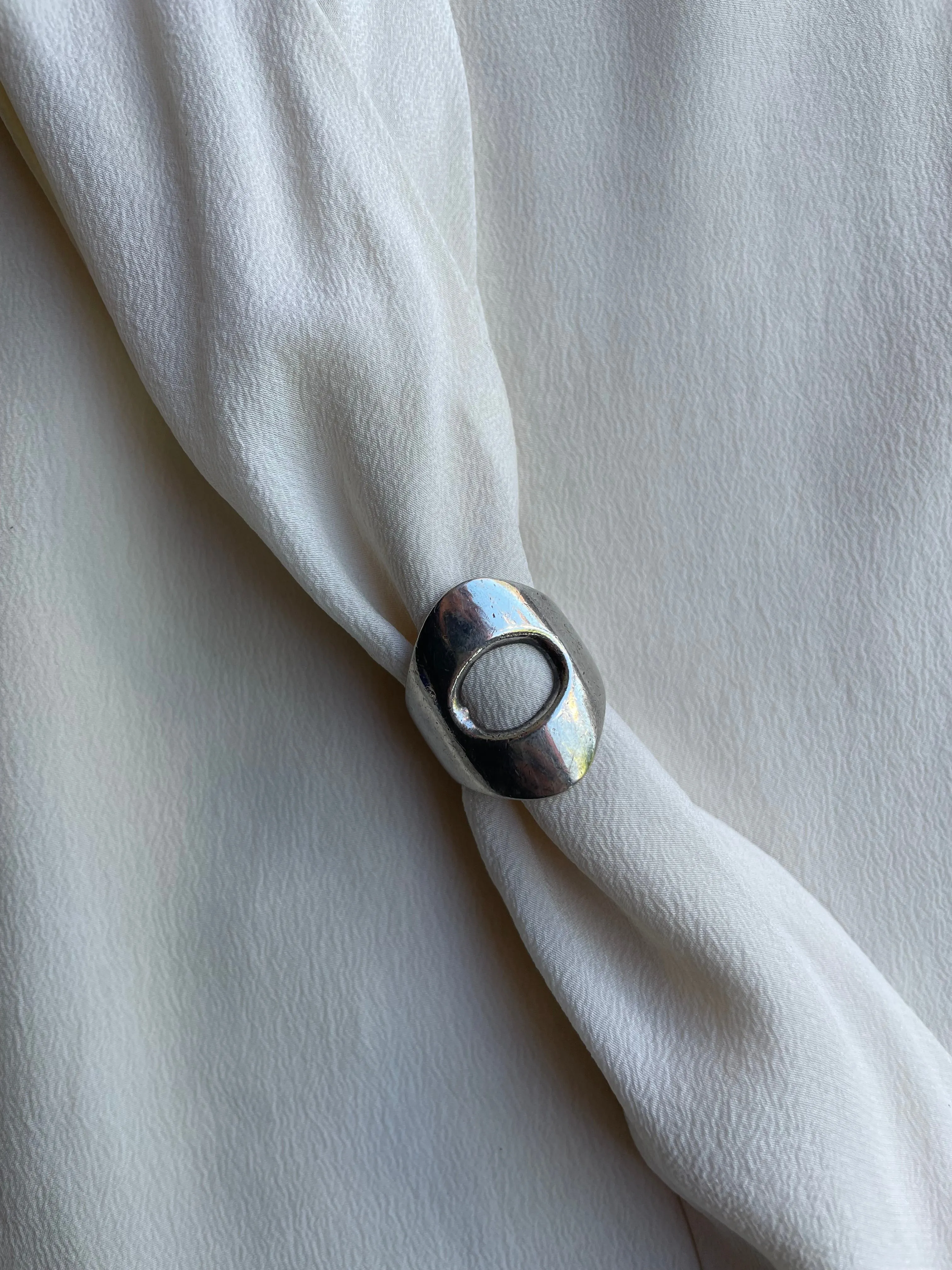 1970s Silver Circle Cutout Ring R113