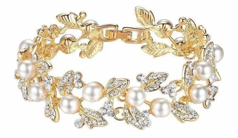 Elegant pearl bracelet cuff