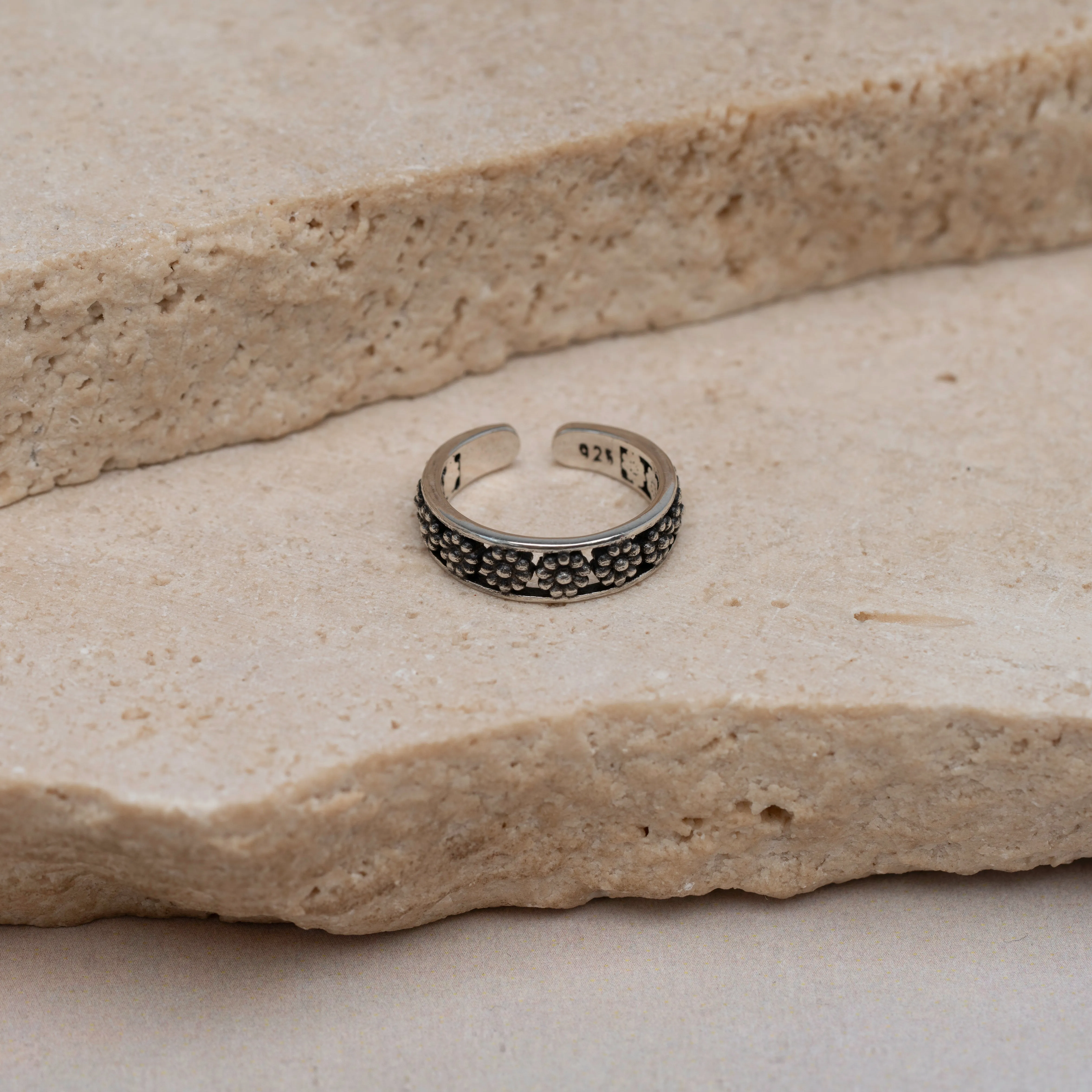 Flower Fields Large Toe Ring