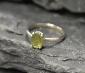 Green Tourmaline Ring - Green Promise Ring - Vintage Oval Ring