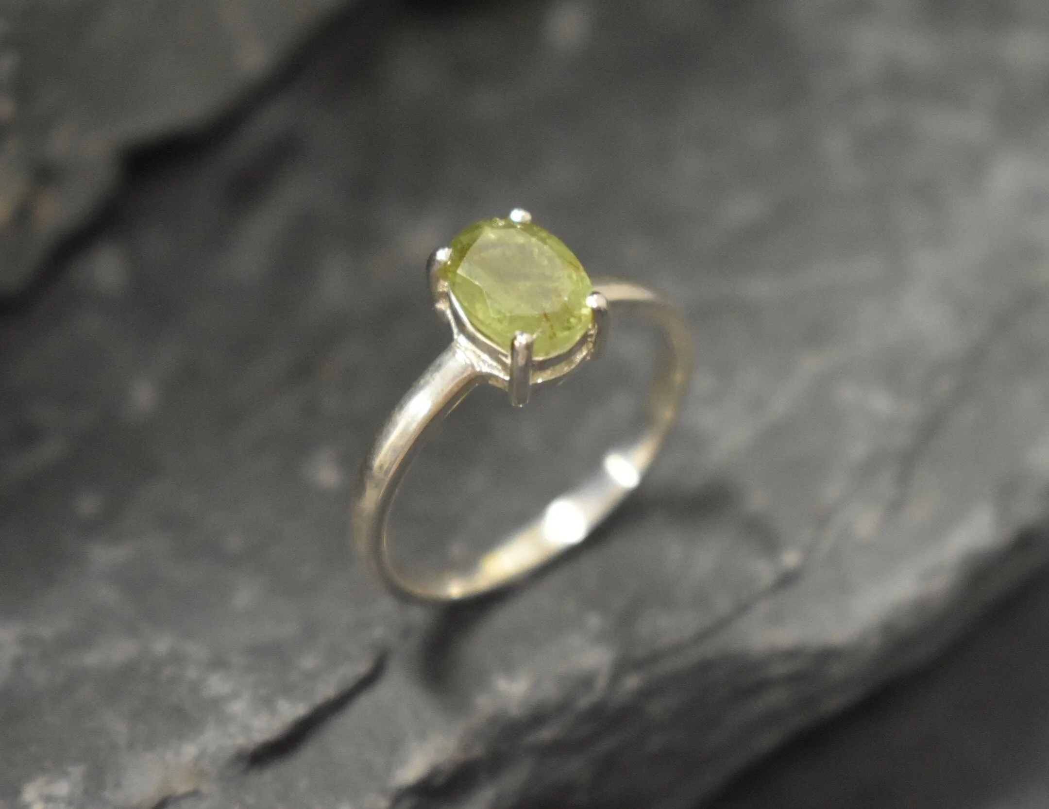 Green Tourmaline Ring - Green Promise Ring - Vintage Oval Ring