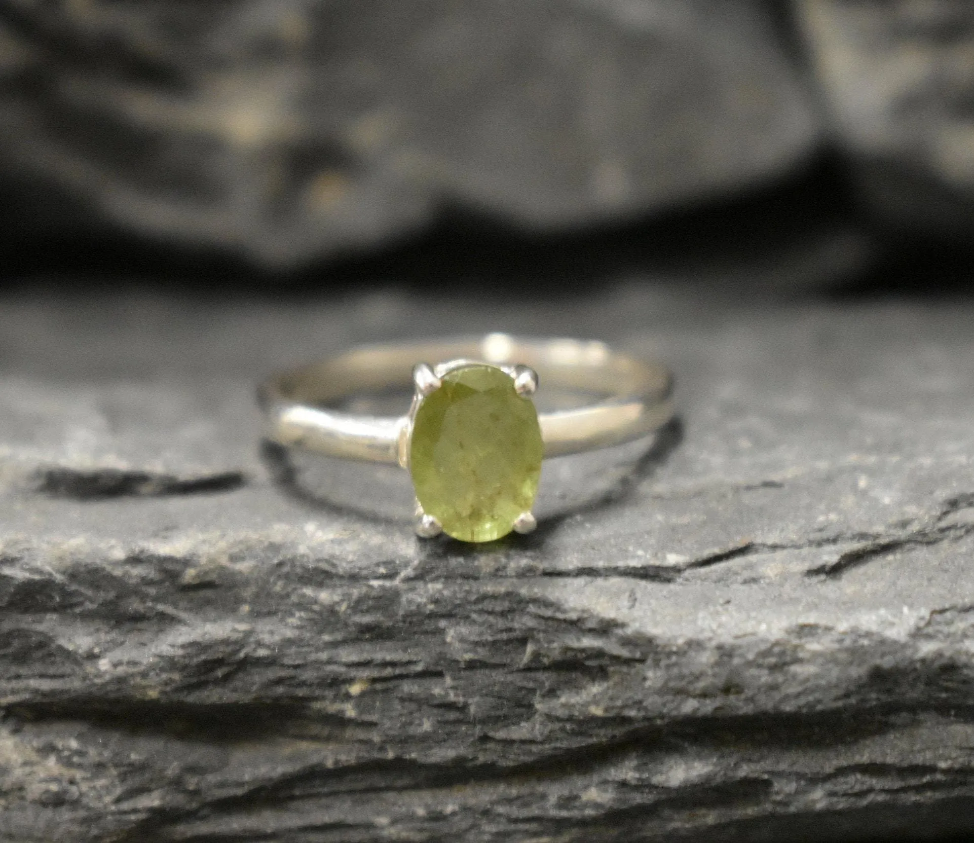 Green Tourmaline Ring - Green Promise Ring - Vintage Oval Ring