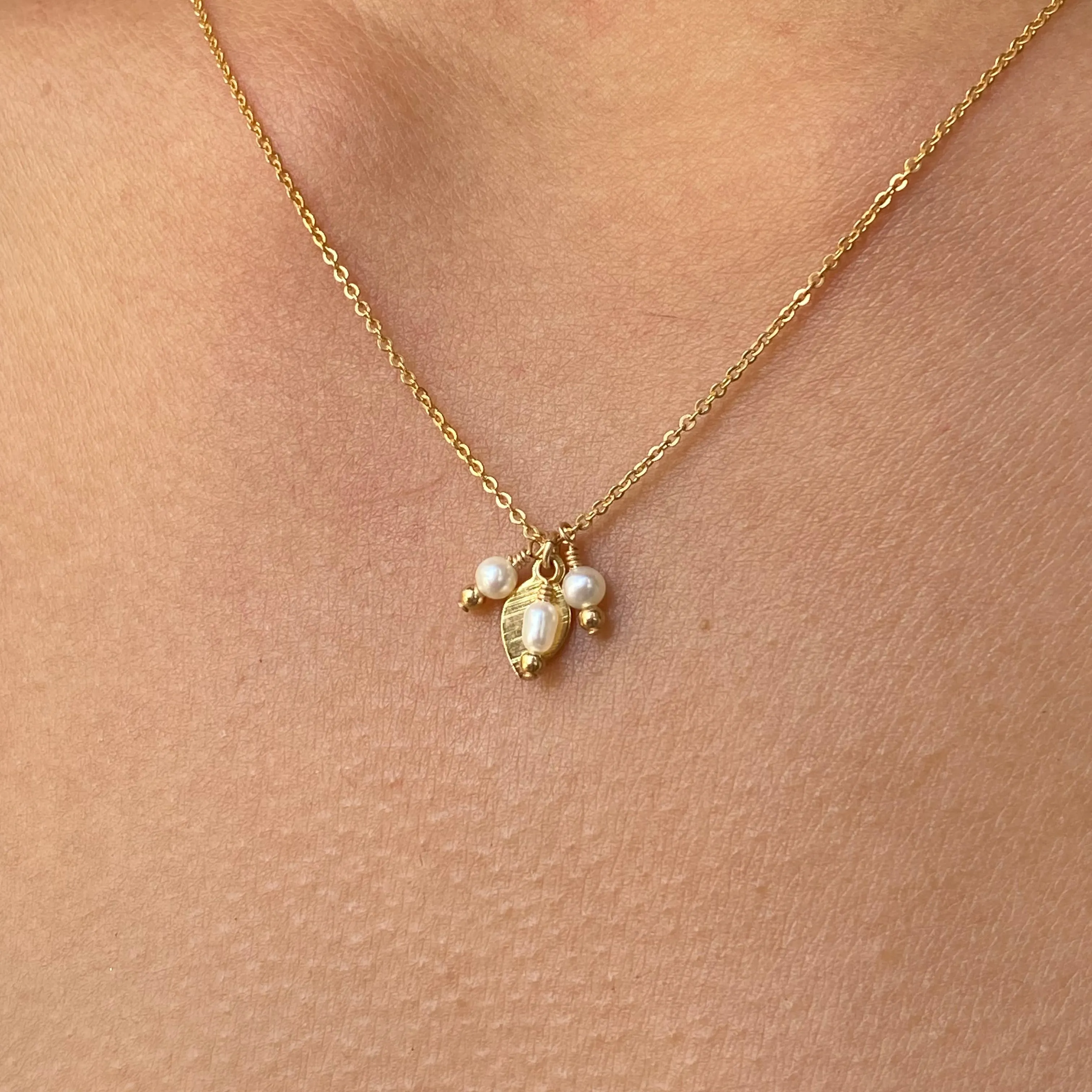 Liv Necklace ~ Pearl