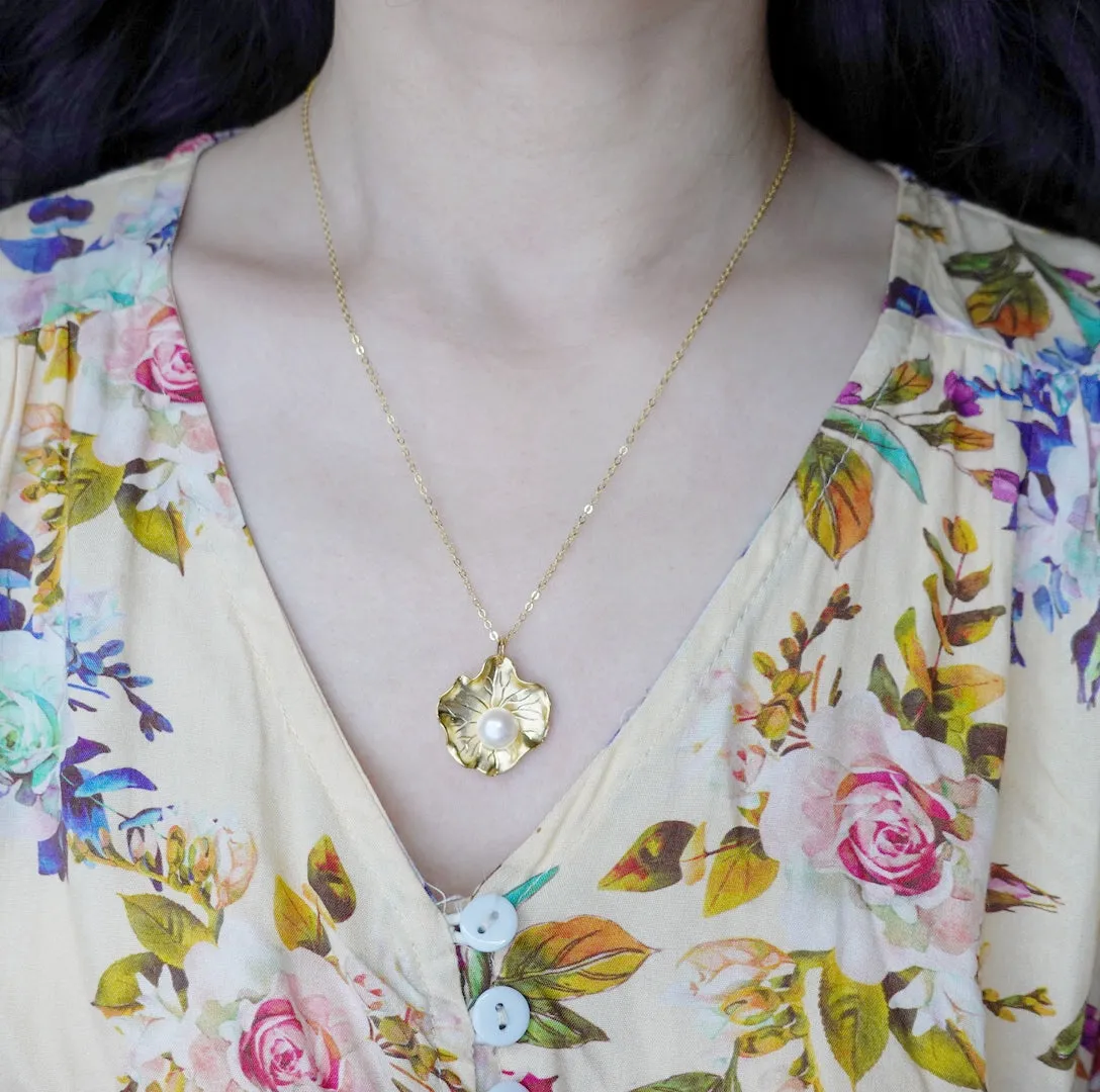 Lotus Leaf Pearl Necklace