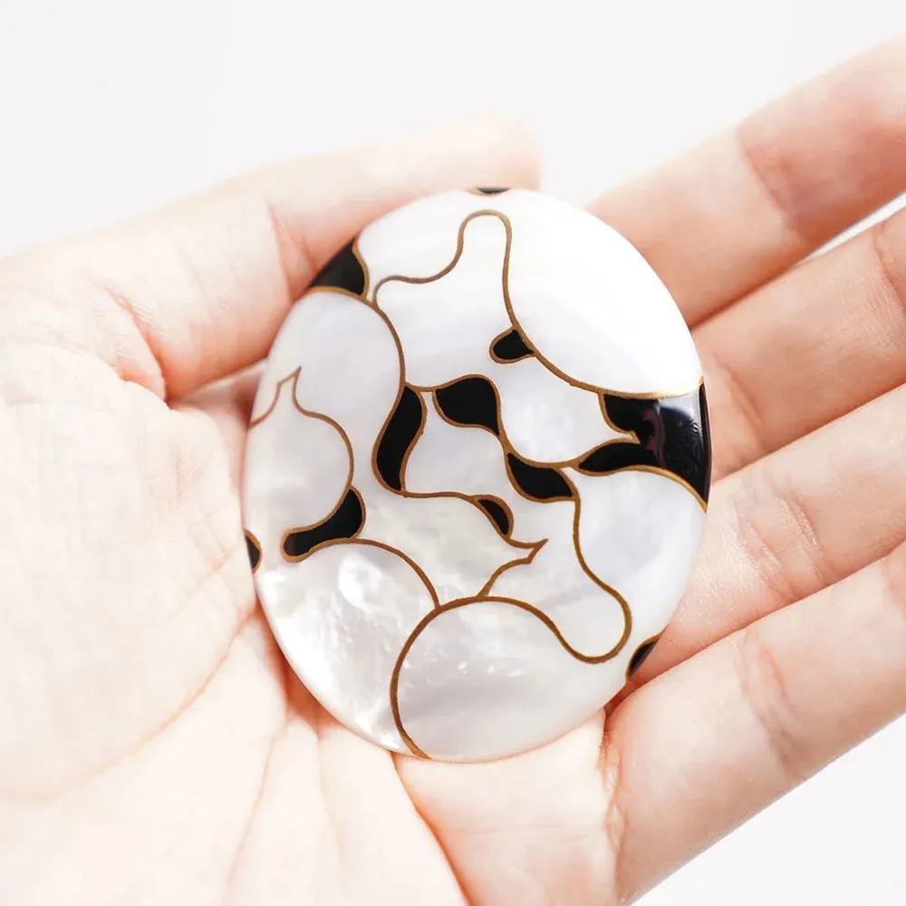 Maki-e Urushi Lacquer Brooch - White South Sea Pearl Shell / Japanese Gourd -, Traditional Japanese Urushi Lacquer Jewelry