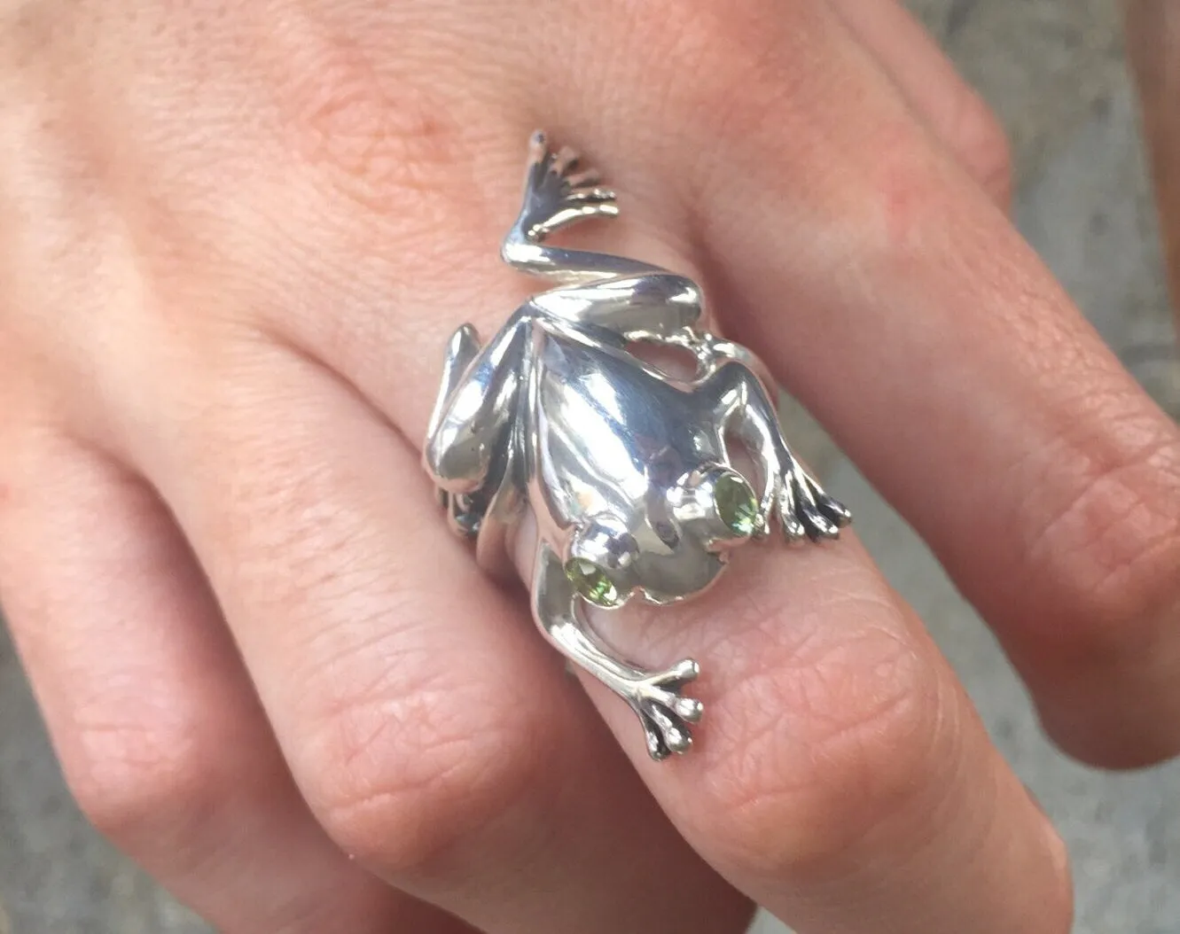 Silver Frog Ring - Frog Peridot Ring - Statement Frog Ring