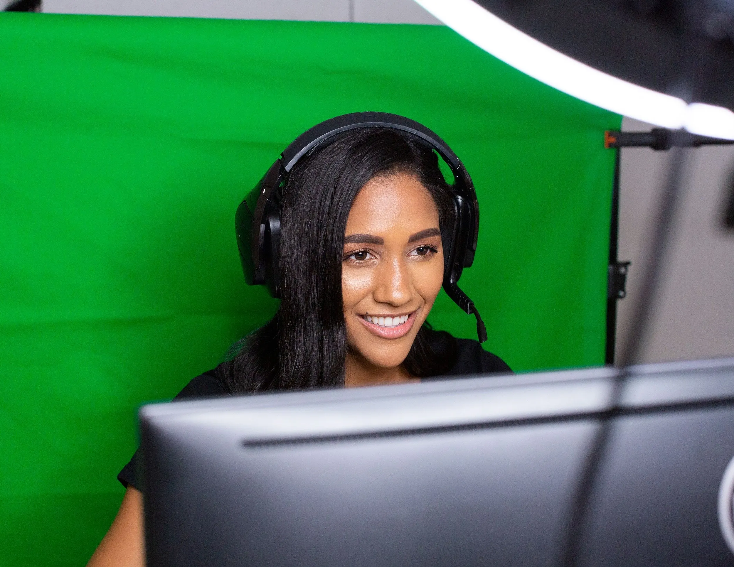 Spectrum Chroma Key Green Screen Pro Gaming 18" Ring Light Setup