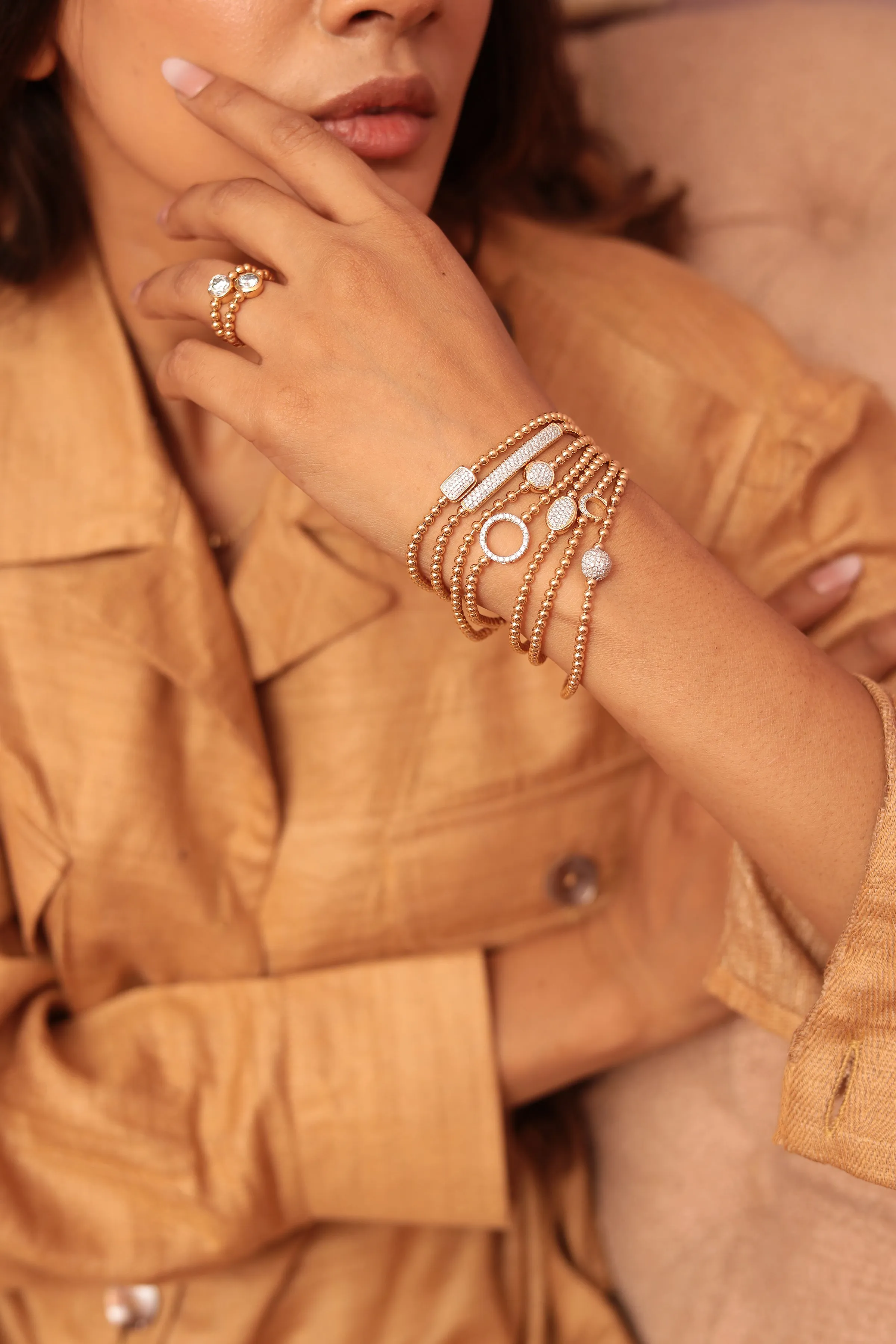Stirata Gold Circle Bracelet with Chain